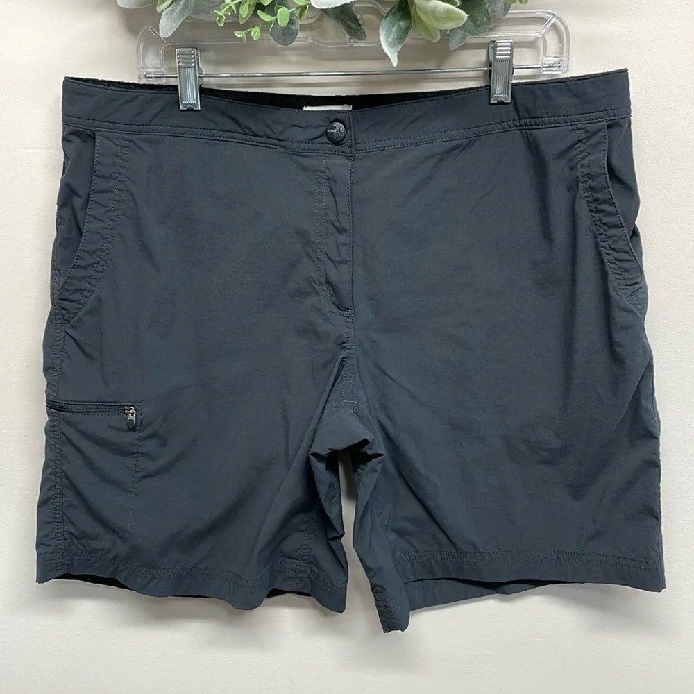 L.L. Bean Water Repellent Comfort Trail Shorts Mid Rise Black ID 268921 Size 16